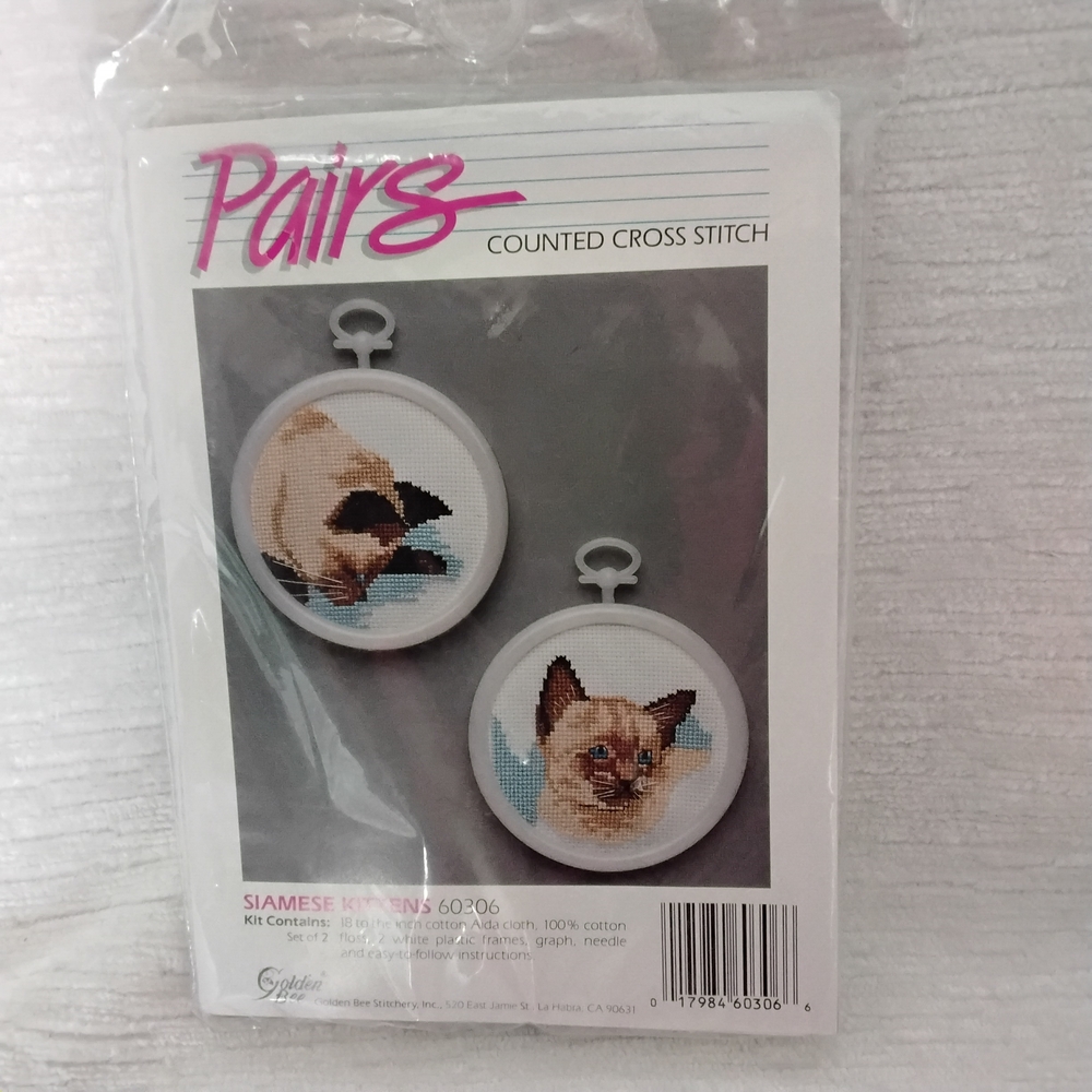 Counted Cross Stitch Kit - Siamese Kittens